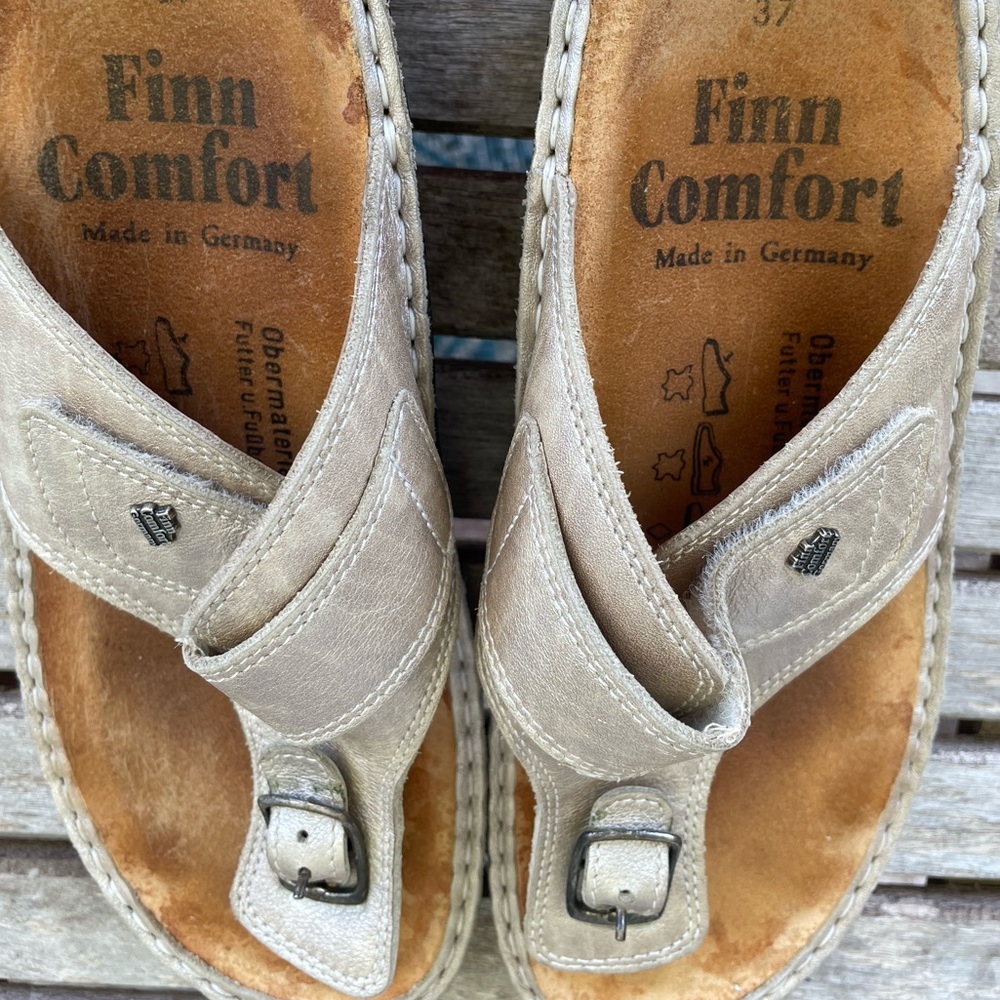 Finn Comfort Metallic beige sandals 37D 6 6.5 US